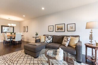 12720 Burbank Blvd in Los Angeles, CA - Building Photo - Building Photo