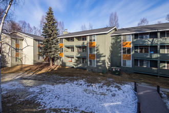 Stephens Park in Anchorage, AK - Foto de edificio - Building Photo