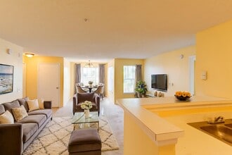 2214 Grand Cayman Ct, Unit 1521 in Kissimmee, FL - Foto de edificio - Building Photo