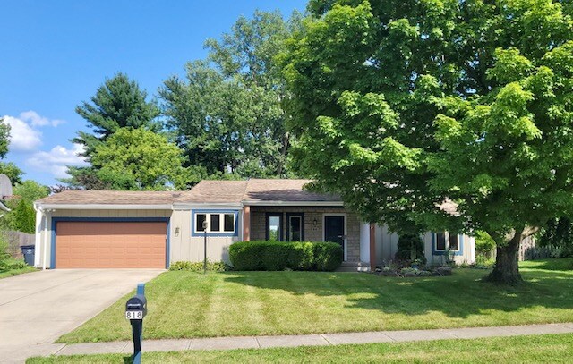 818 Eastchester Dr in Columbus, OH - Building Photo