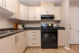 Timber Terrace in North Cowichan, BC - Building Photo - Building Photo