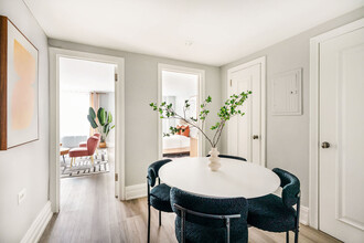 238 W 73rd St in New York, NY - Building Photo - Building Photo