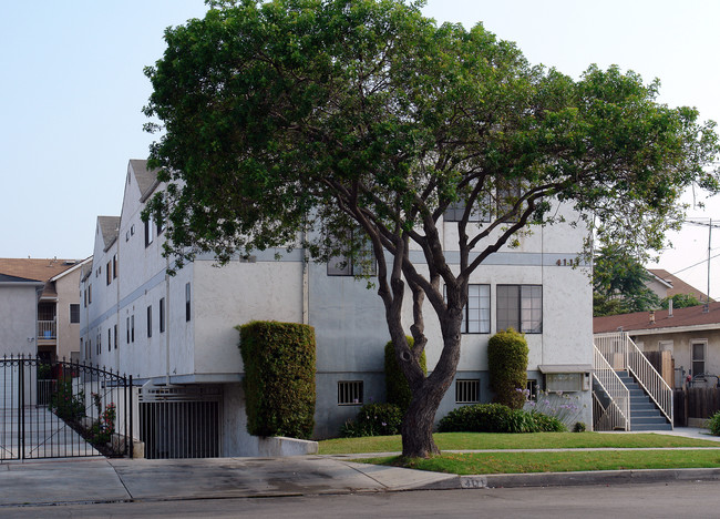 4111 W 147th St in Hawthorne, CA - Foto de edificio - Building Photo