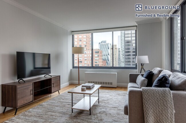 235 W 48th St in New York, NY - Building Photo - Building Photo