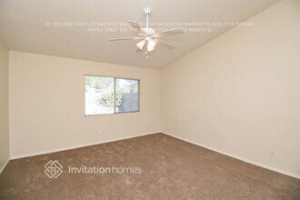 5823 Berry Hill Ln in North Las Vegas, NV - Building Photo - Building Photo