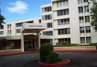 Hale O'Hauoli Apartments in Pearl City, HI - Building Photo - Building Photo