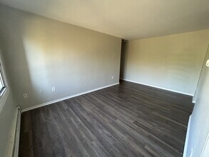 15 Reading Crescent in Saint John, NB - Building Photo - Building Photo
