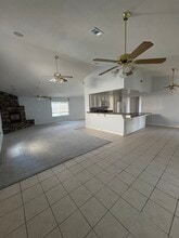 3800 Collier St in Bakersfield, CA - Foto de edificio - Building Photo