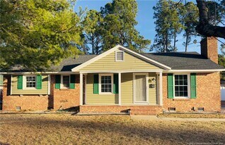 551 Farmview Dr in Fayetteville, NC - Building Photo