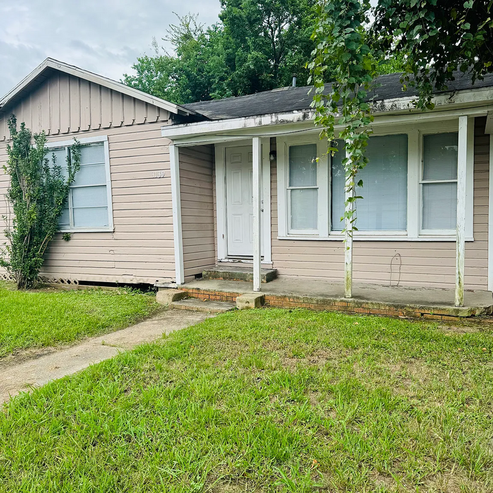 3139 Waverly St in Beaumont, TX - Building Photo