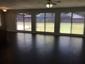 7104 Hazelwood Ct in Tampa, FL - Foto de edificio - Building Photo