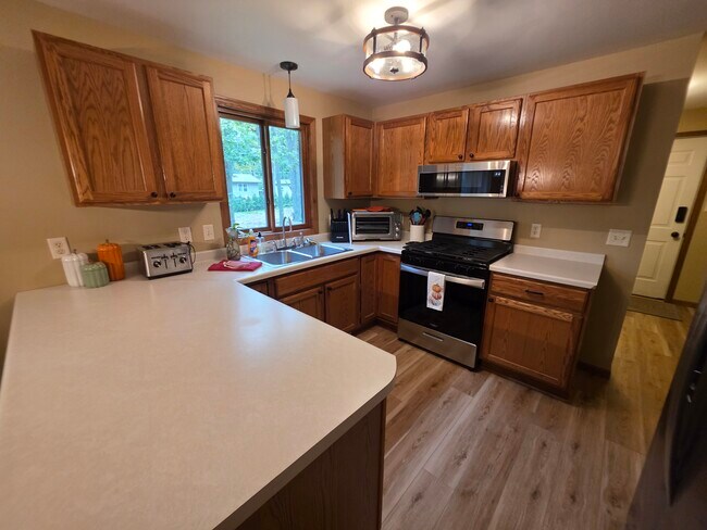 262 Highland Pike Rd in Harbor Springs, MI - Building Photo - Building Photo