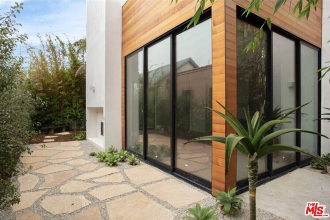 1033 1/2 Grant St in Santa Monica, CA - Building Photo