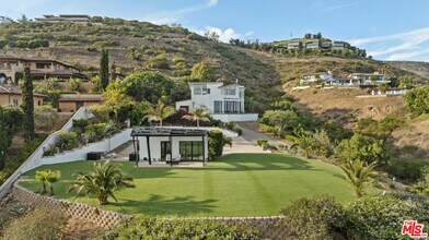 6380 Meadows Ct in Malibu, CA - Building Photo - Building Photo