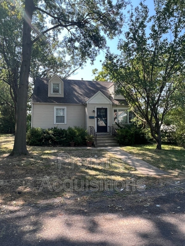 property at 126 E 3rd St