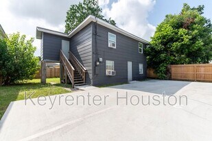 17 Norwood St in Houston, TX - Building Photo