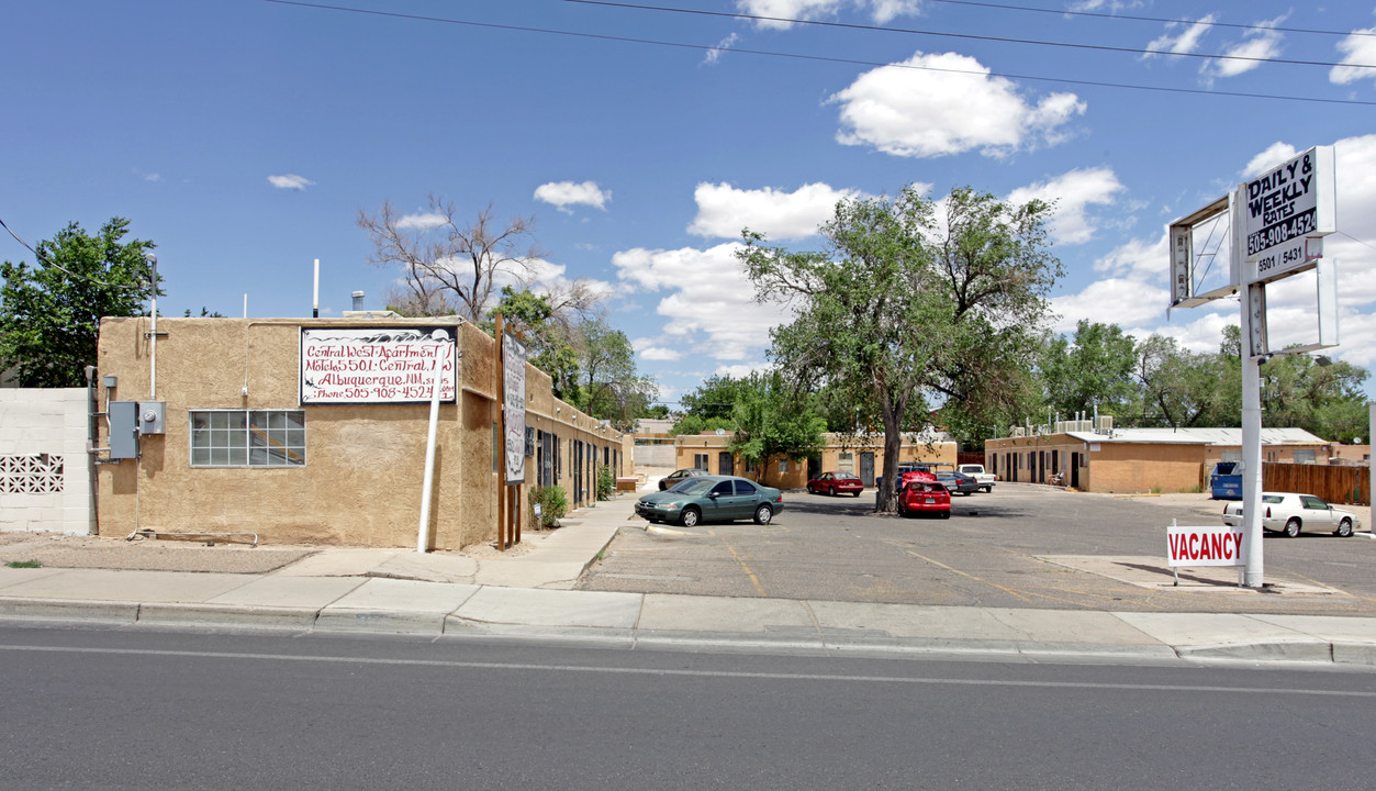 Central West Apartments in Albuquerque, NM - Building Photo