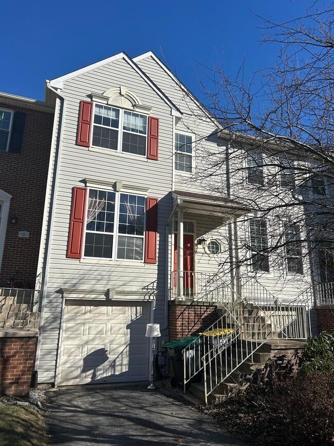 property at 892 N Waterford Ln