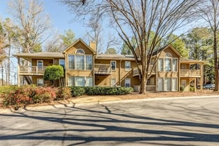901 Country Park Dr in Smyrna, GA - Building Photo