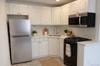 1711 William St in Merrick, NY - Building Photo - Building Photo