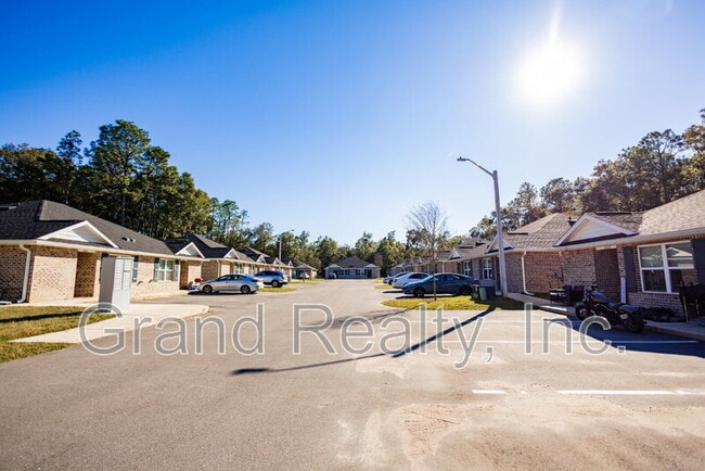 6801 Whitney Polk Ct in Milton, FL - Building Photo - Building Photo
