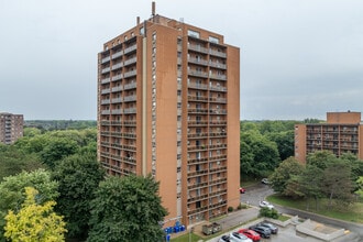 Adelaide Towers I - III in London, ON - Building Photo - Building Photo