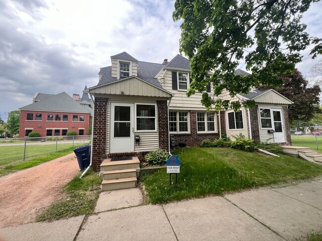 property at 620-622-622 Henrietta St
