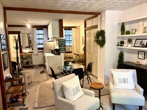 27 S Russell St, Unit 1 in Boston, MA - Building Photo - Building Photo