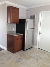 34 Decatur St, Unit 6 in Boston, MA - Foto de edificio - Building Photo