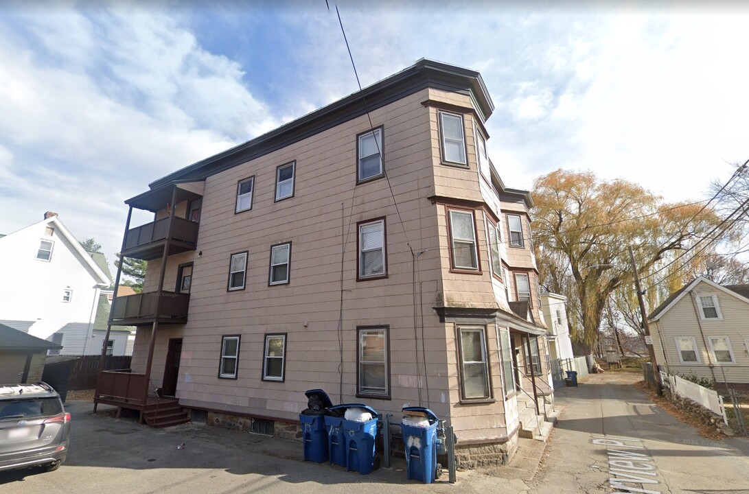 9 Riverview Pl in Lawrence, MA - Building Photo