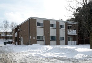 65 Brybeck Cres in Kitchener, ON - Building Photo