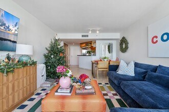 1800 Sunset Harbour Dr in Miami Beach, FL - Building Photo - Building Photo