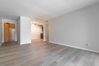 Meadow Creek in Louisville, KY - Foto de edificio - Interior Photo