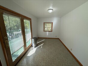 422 S Miller Rd in Fairlawn, OH - Building Photo - Building Photo