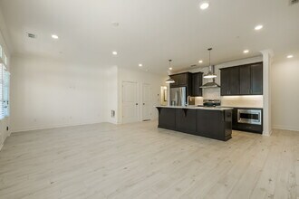 514 Alice Wy in Cumming, GA - Building Photo - Building Photo