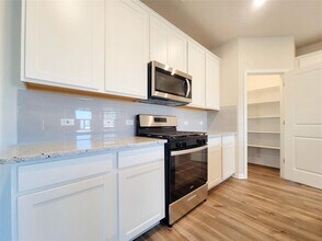120 Longmount Cv in Liberty Hill, TX - Building Photo - Building Photo