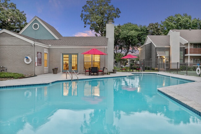 Commons at Westchase in Houston, TX - Building Photo - Building Photo