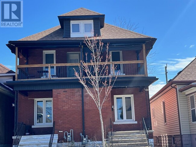 934 Gladstone Ave in Windsor, ON - Building Photo - Building Photo