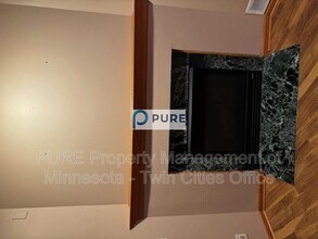 1033 Traditions Ct in Chaska, MN - Building Photo - Building Photo