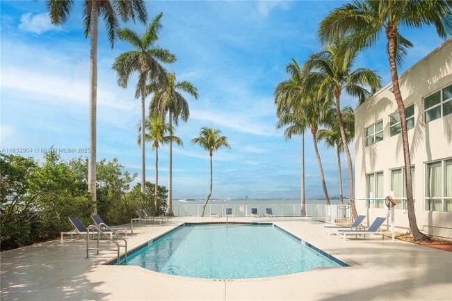 property at 1625 Kennedy Cswy