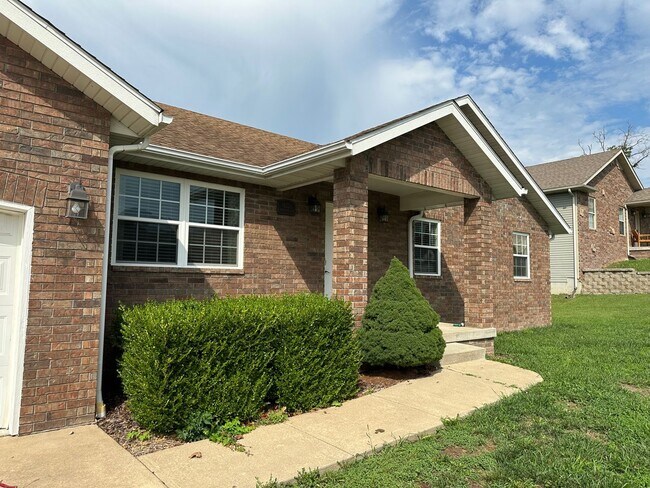 16324 Heartland Ln in St. Robert, MO - Building Photo - Building Photo