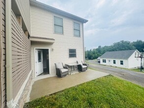 811 Riverview Ln in Pleasant Valley, WV - Building Photo - Building Photo