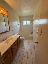 23921 Banbury Cir in Warrensville Heights, OH - Building Photo - Building Photo