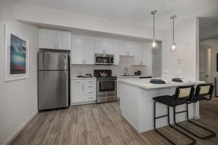 Campus Manor in Davis, CA - Building Photo