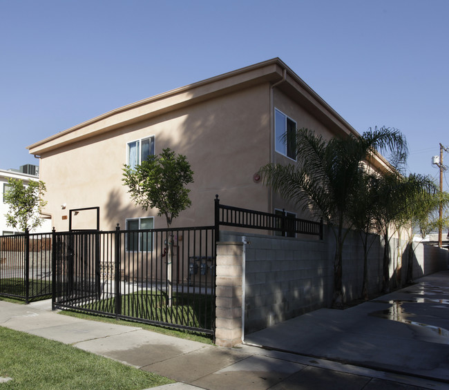 6636 Irvine Ave in North Hollywood, CA - Building Photo - Building Photo