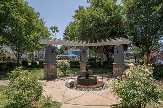 Woodbridge Apartments in Sacramento, CA - Building Photo - Building Photo