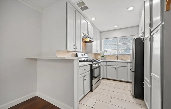 2105 E Ocean Blvd