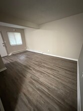 516 Massillon Rd, Unit 3 in Akron, OH - Foto de edificio - Building Photo