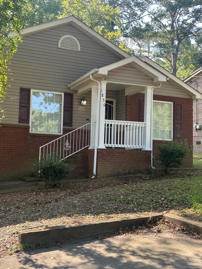 property at 1830 Tunnel Blvd