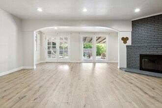 8835 Paso Robles Ave in Northridge, CA - Building Photo - Building Photo